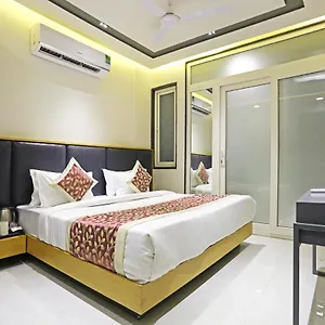 Hotel Applewood Residency - Offering Free Airport Drop, New Delhi