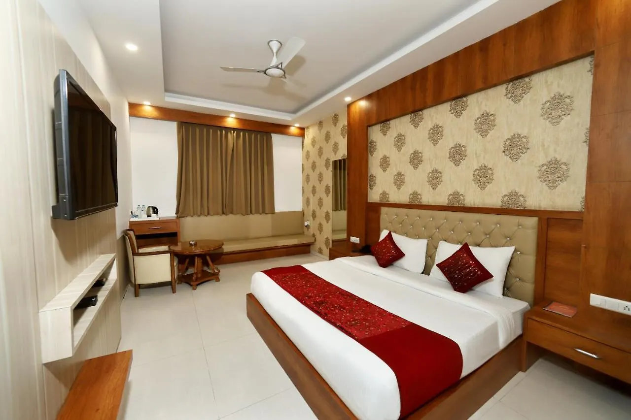 Hotel Almati Inn - Near Delhi Airport New Delhi