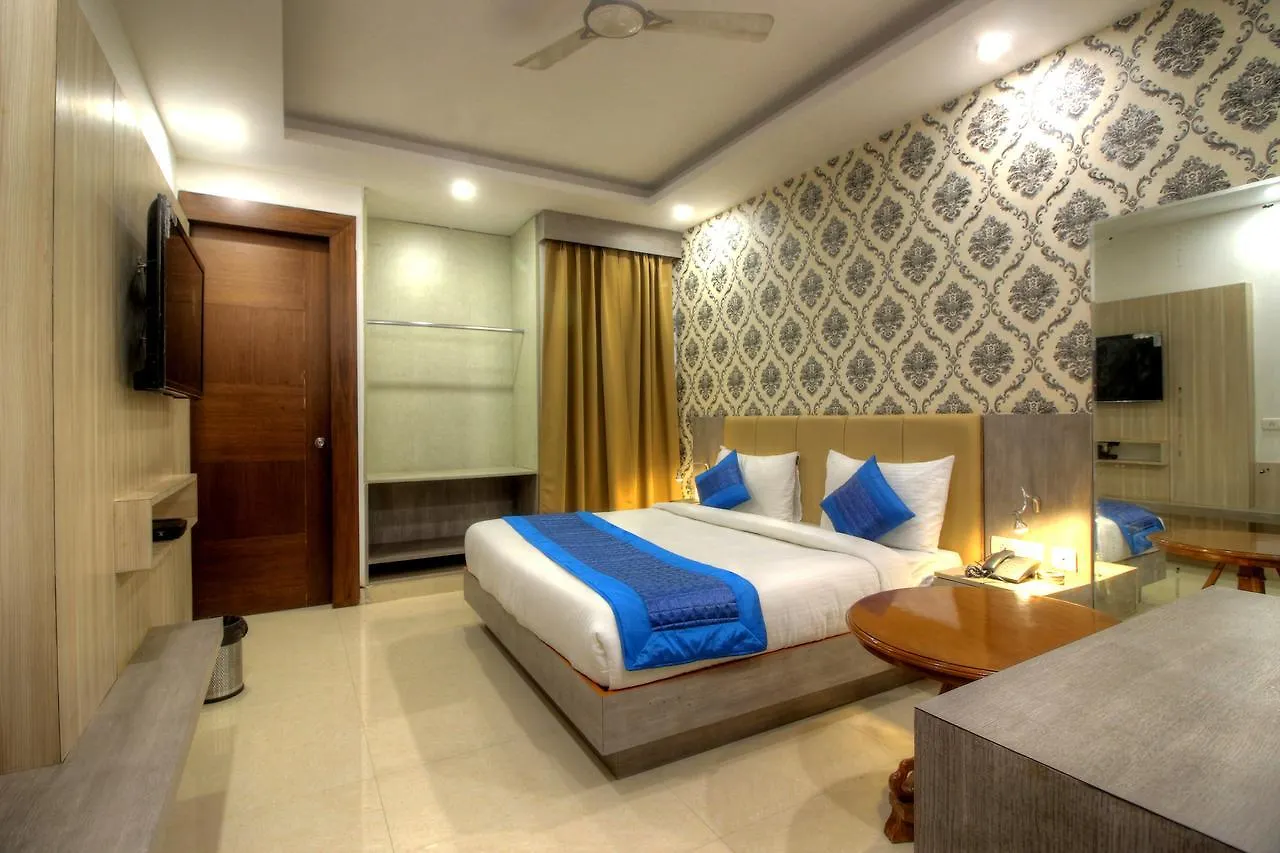 Hotel Almati Inn - Near Delhi Airport New Delhi